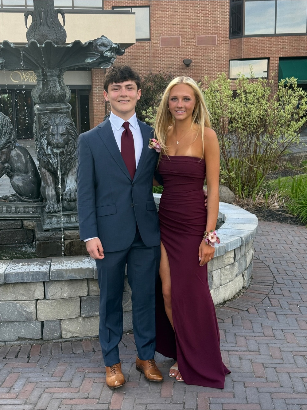 Elegant Strapless Burgundy Evening Dress